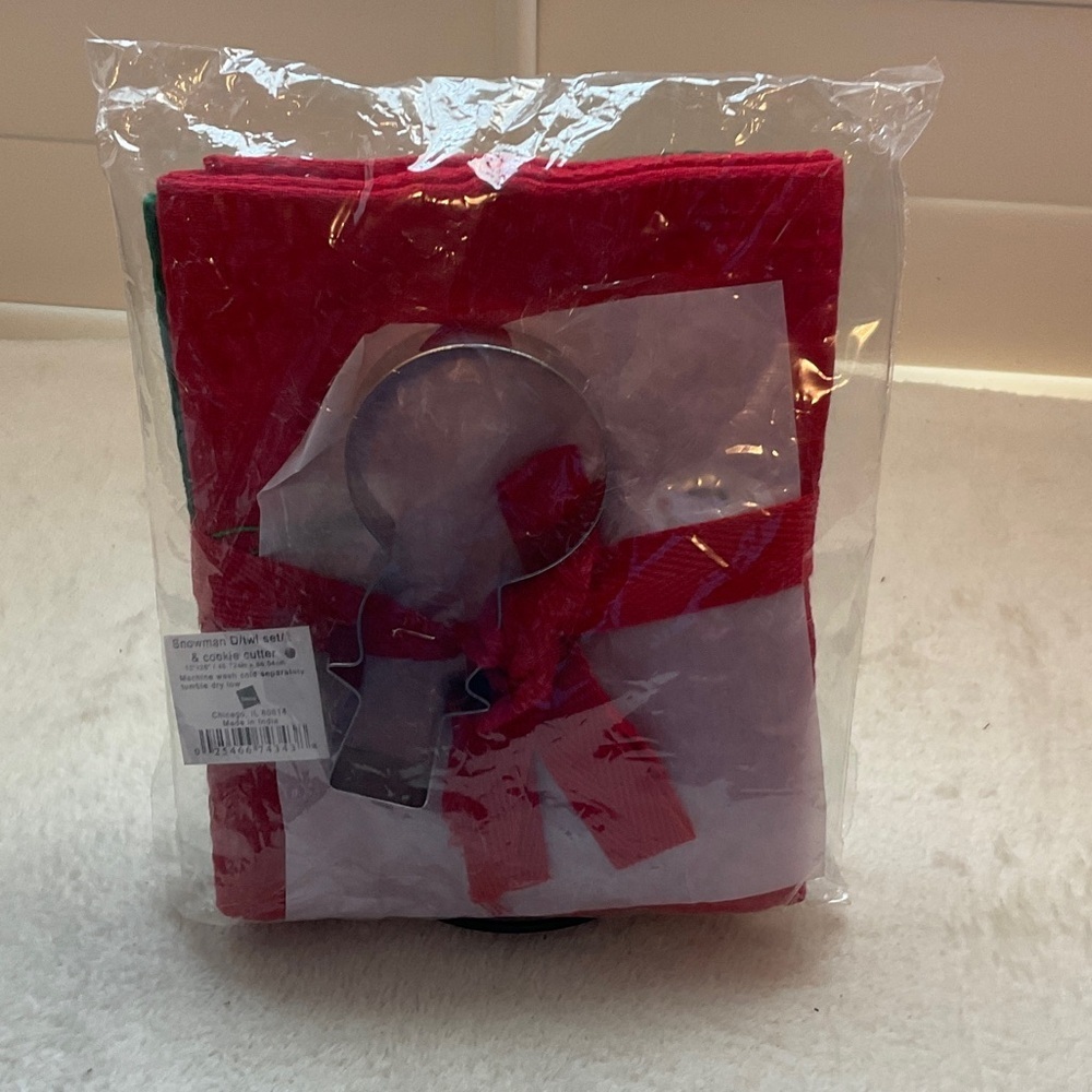 Home Basics Red Chef Set with Cookie Cutter